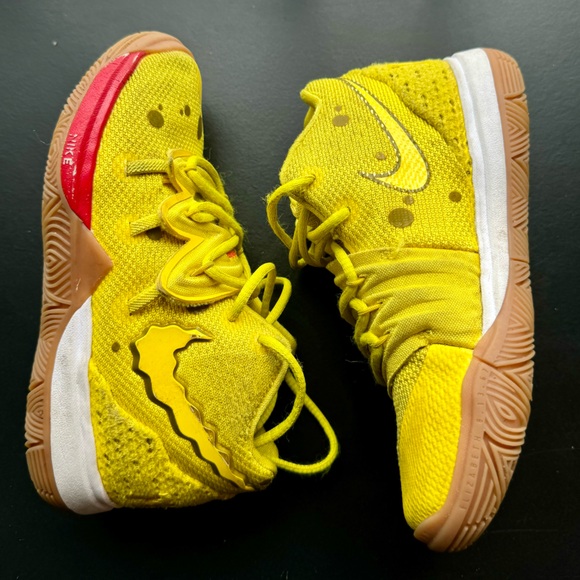 NIKE Kyrie Sponge Bob Basketball shoes USED Size 11C - Picture 3 of 10